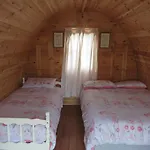 אתר קמפינג Shannon Estuary Glamping Budget-sustainable-biodiversity Habitat--rustic-countryside