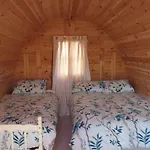 אתר קמפינג Shannon Estuary Glamping Budget-sustainable-biodiversity Habitat--rustic-countryside *