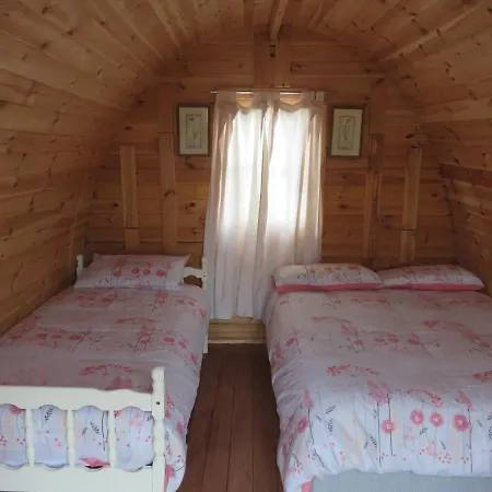 אתר קמפינג Shannon Estuary Glamping Budget-sustainable-biodiversity Habitat--rustic-countryside